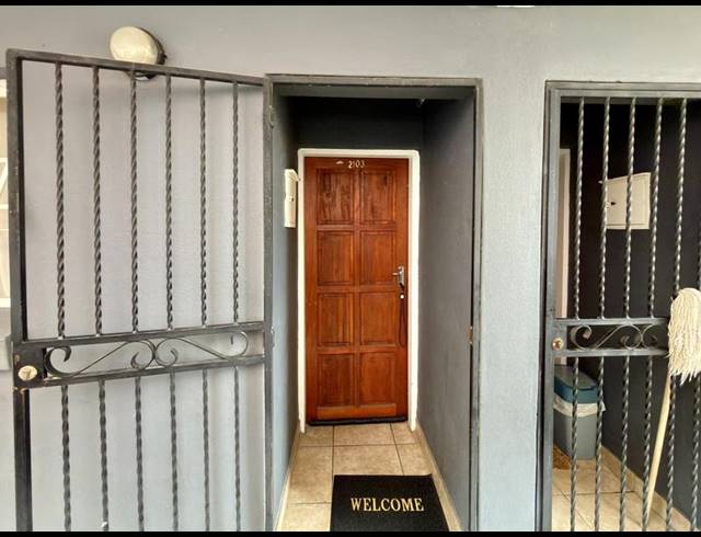 1 BEDROOM APARTMENT FOR SALE IN HALFWAY HOUSE